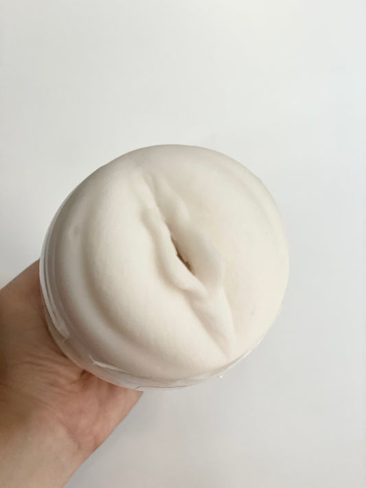 Copa masculina eléctrica recargable de vagina color blanco